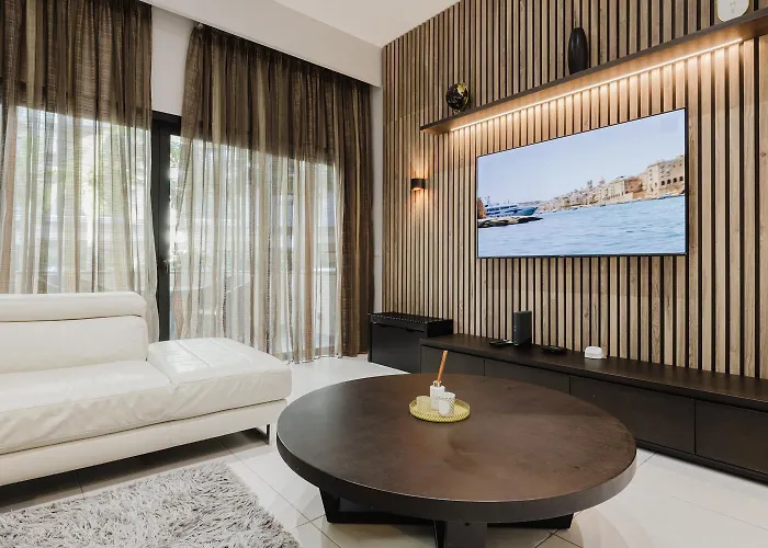 Luxury 3-Bedroom Apartment In St Julians